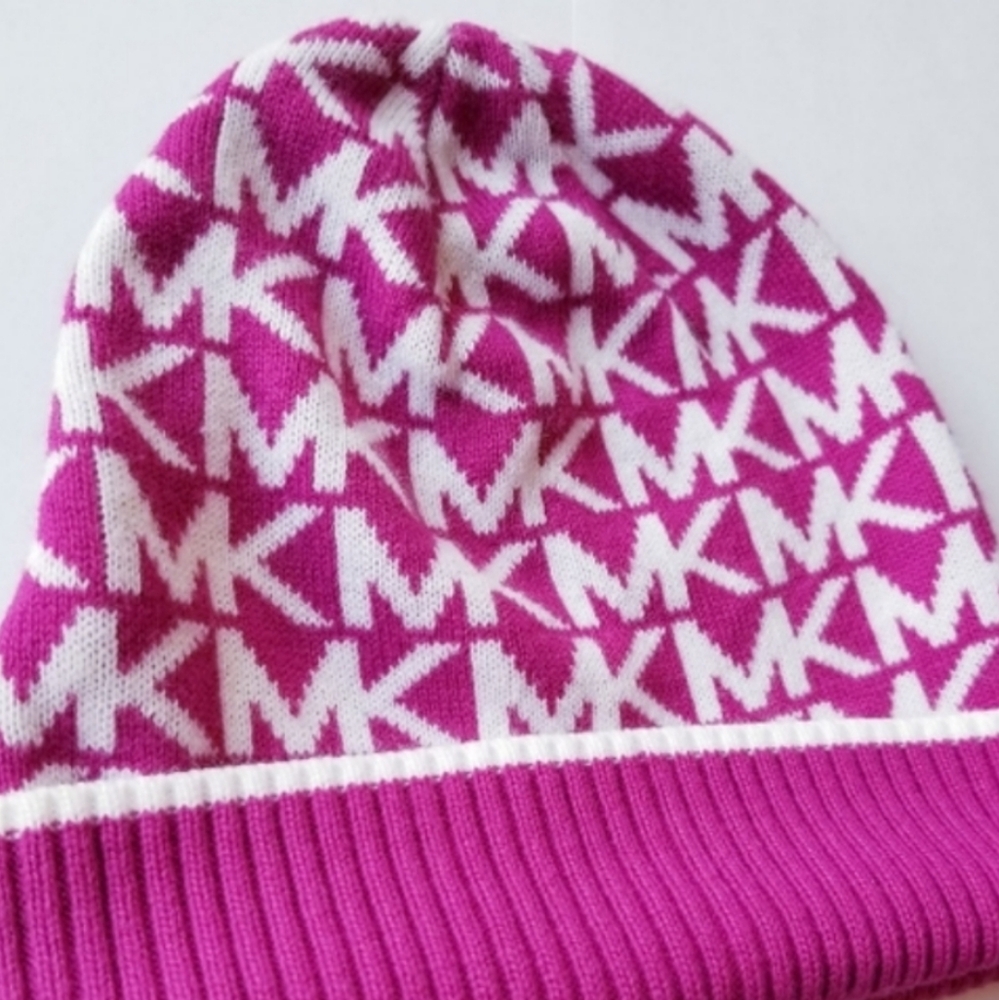 ❗Michael Kors Pink White MK Logo Knitted Beanie❗